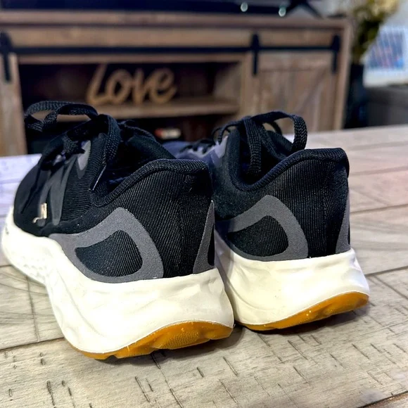 ♥️ New Balance Fresh Foam Tennis Shoe - Picture 5 of 9